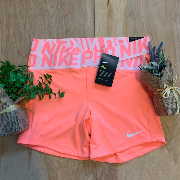 Nike Pants - Nike Pro 5” crossover compression shorts women’s